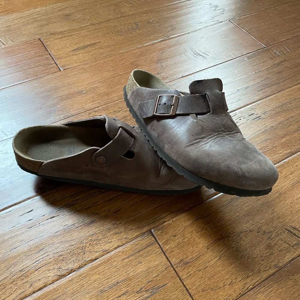 Brown Size 10 Birkenstock Clogs